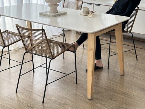 Silla de comedor Paris tejida con estructura metálica resistente