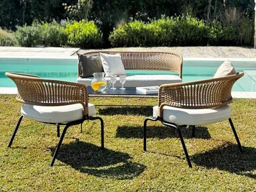 Set de exterior Formentera con mesa auxiliar almohadones tela náutica