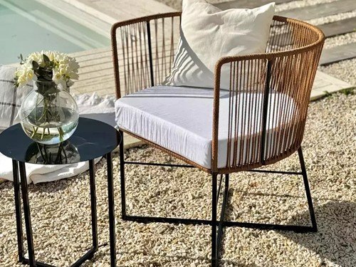 Set de exterior Gervasoni individual con mesa y almohadones