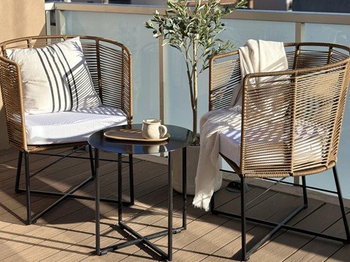 Set de exterior Gervasoni II individual con mesa y almohadones