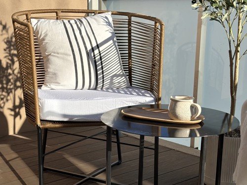 Set de exterior Gervasoni II individual con mesa y almohadones