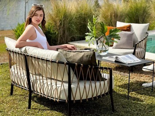 Set de exterior Milan completo con mesa y almohadones náuticos