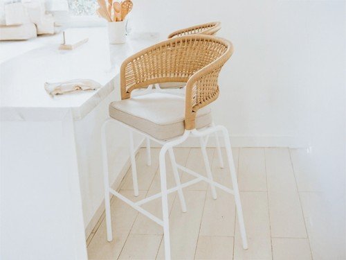 Banqueta Formentera de caño tejida en soga con almohadon