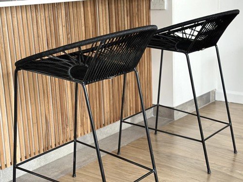 Banqueta Tulum de hierro tejida en soga respaldo medio