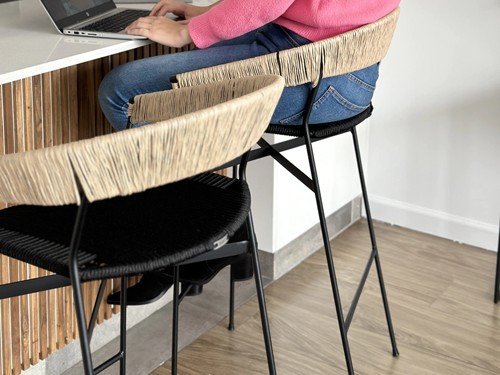 Banqueta Mallorca de hierro tejida en soga con respaldo medio