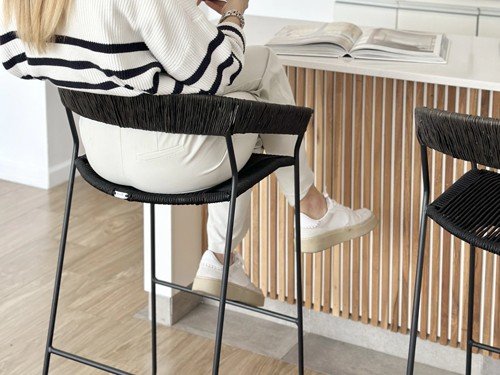 Banqueta Mallorca de hierro tejida en soga con respaldo medio