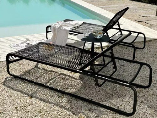 Reposera Formentera de hierro con pintura powder coating exterior