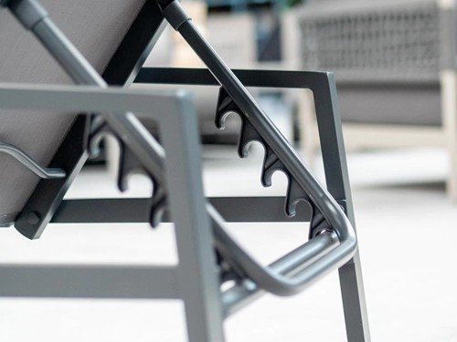 Reposera de aluminio Aveline reclinable con powder coating