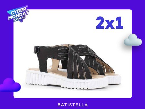 Sandalias con cintas cruzadas de cuero en blanco