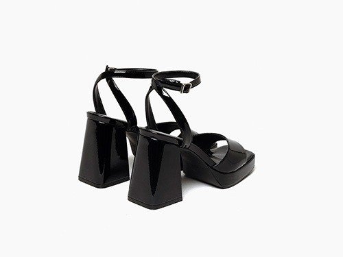 Sandalia Negra / PARUOLO