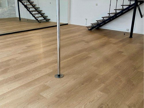Piso vinilico encastrable simil madera de 5mm con manta 2.71m2