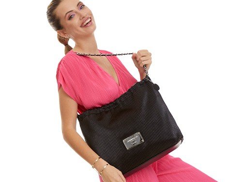 Bolso negro de mujer 40% OFF+12 cuotas sin interés