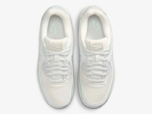 Nike Air Max 90 LV8
