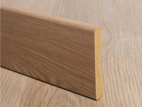 Zócalos de PVC Yuka importados blancos y símil madera. Varios tamaños