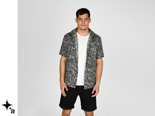 CAMISA ESTAMPADA SNAKE REVER PASS