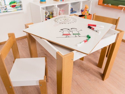 Mesa cajón desmontable con pizarra. Apta para dos o cuatro sillas