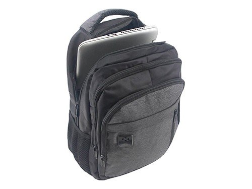 Mochila Porta Notebook con Puerto USB Unicross