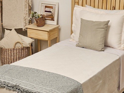 Cubrecama Montblanc - 1½ plaza - Con Funda