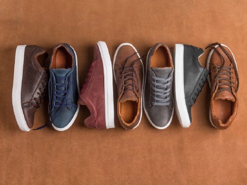 Zapatilla de cuero negro hombre | diseño clásico | Bourbon