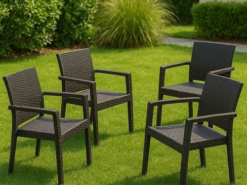 Juego de 4 Sillon De Plastico Negro Con Apoyabrazos Simil Rattan