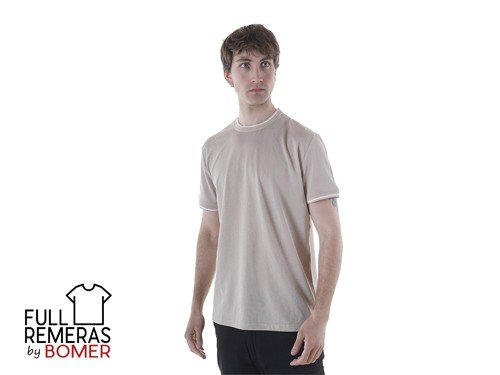 Remera tejida cuello redondo beige