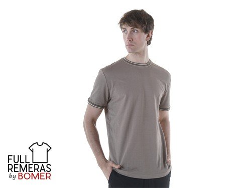 Remera tejida cuello redondo marron