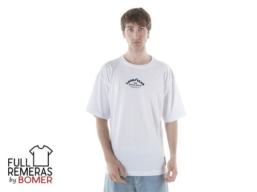 Remera oversize Good Year blanca