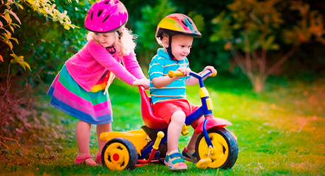 Vehículos infantiles, diversión sobre ruedas